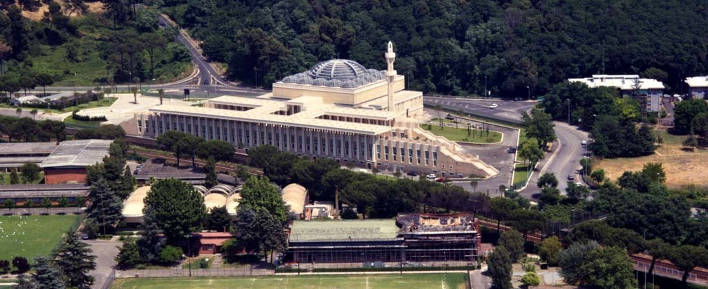 Moschea di Roma - ROM
http://it.wikipedia.org/wiki/Moschea_di_Roma