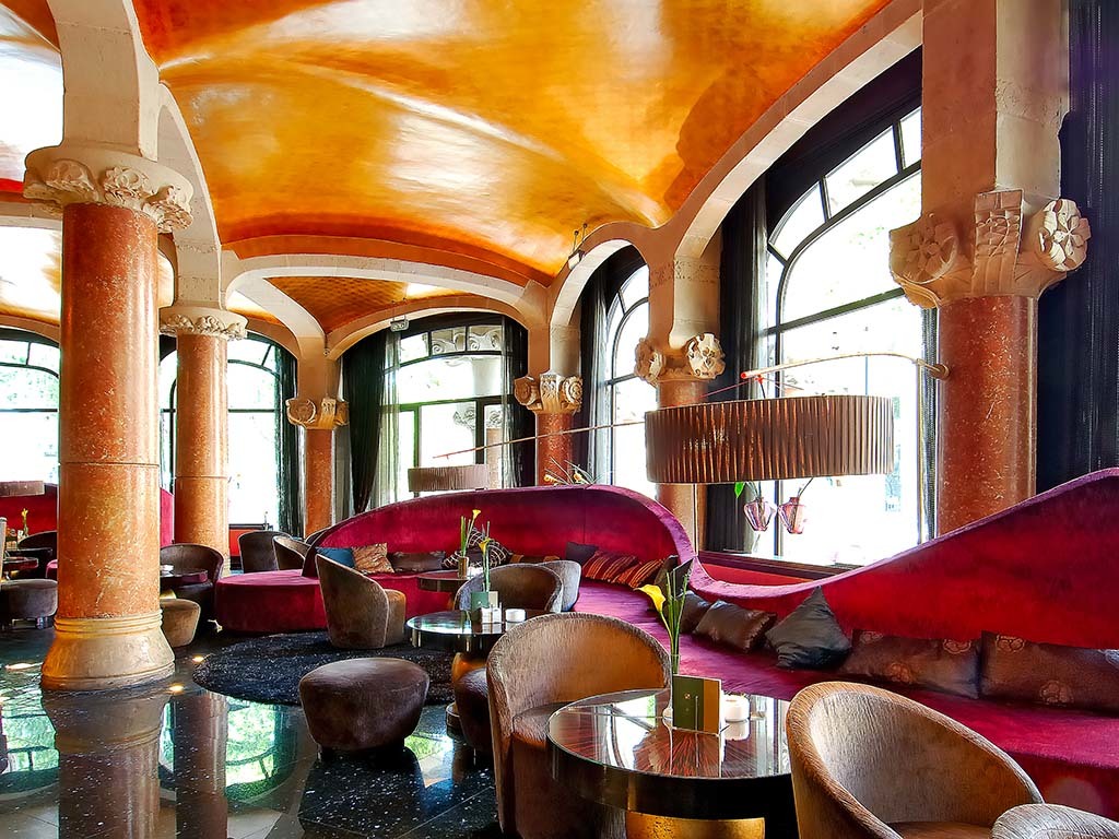 Hotel Casa Fuster
http://www.hotelescenter.es/casafuster