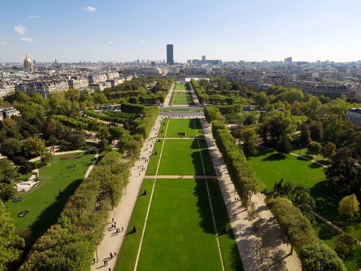 Champs de Mars (par)
http://de.wikipedia.org/wiki/Champ_de_Mars