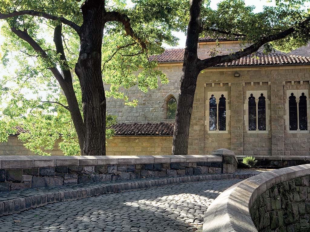 The Cloisters Museum and Gardens (NYC)
www.nycgovparks.org