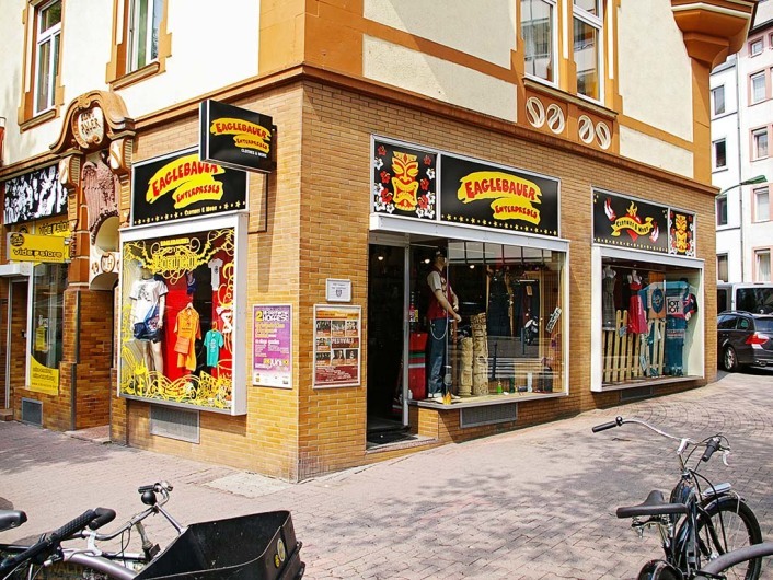 Porn shop frankfurt Old plumpers sex