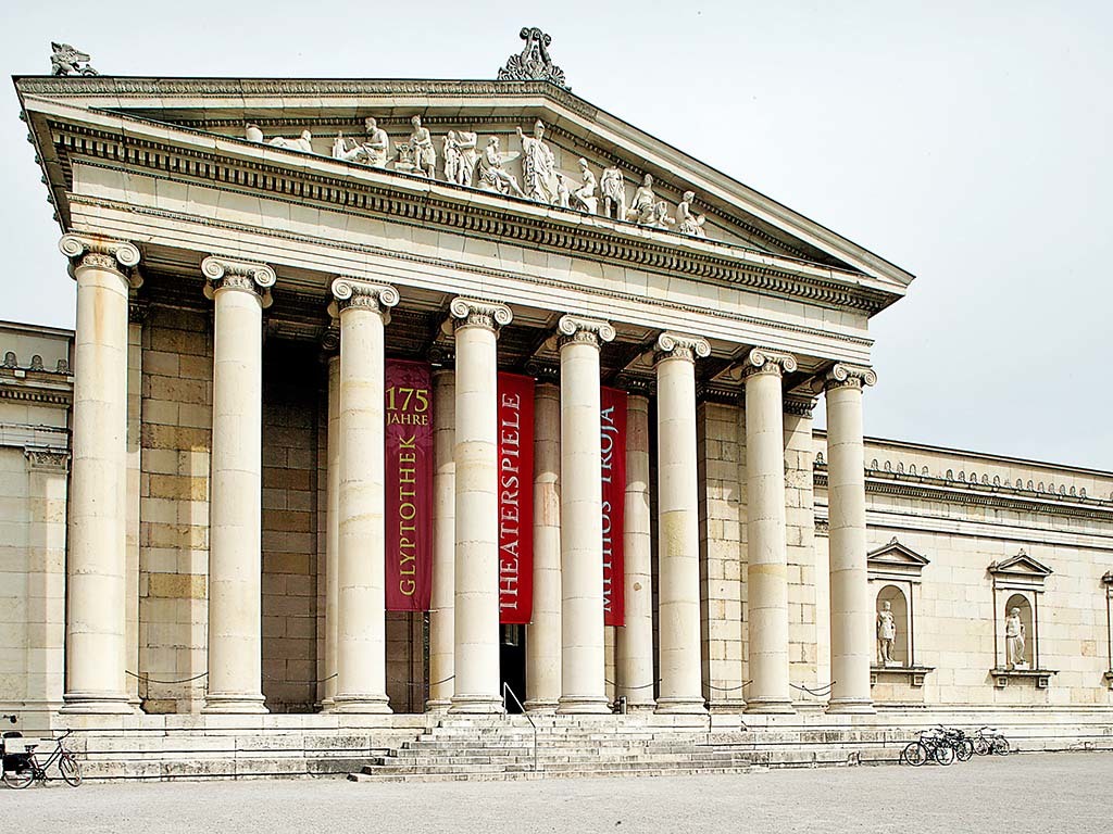 Glyptothek
http://www.antike-am-koenigsplatz.mwn.de/glyptothek/