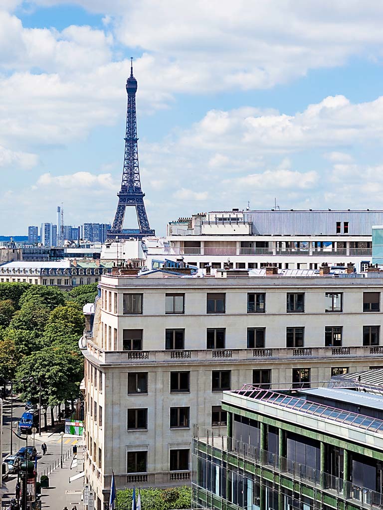 www.lebristolparis.com