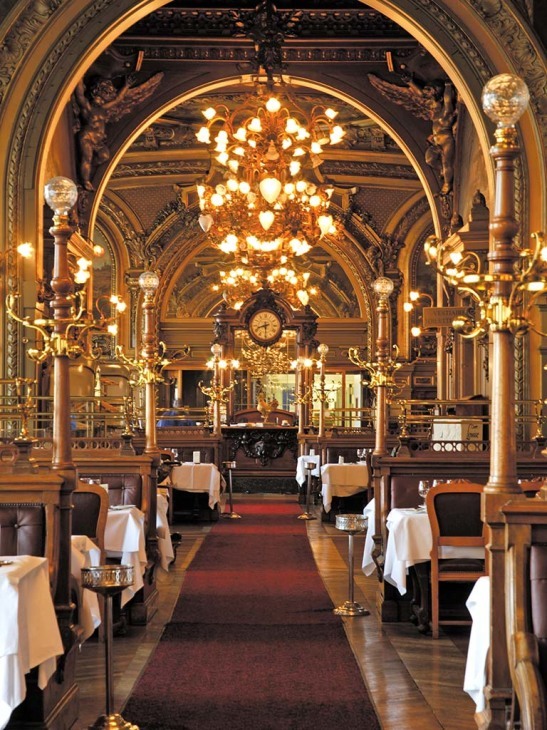 Le Train Bleu