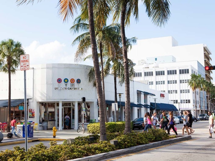 Lincoln Road Mall, South Beach, Miami Beach, Florida, USA