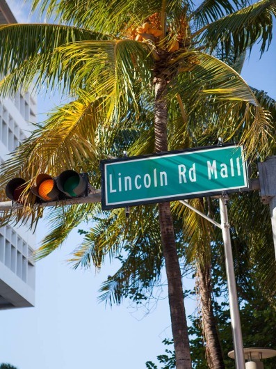 Lincoln Road Mall, South Beach, Miami Beach, Florida, USA
