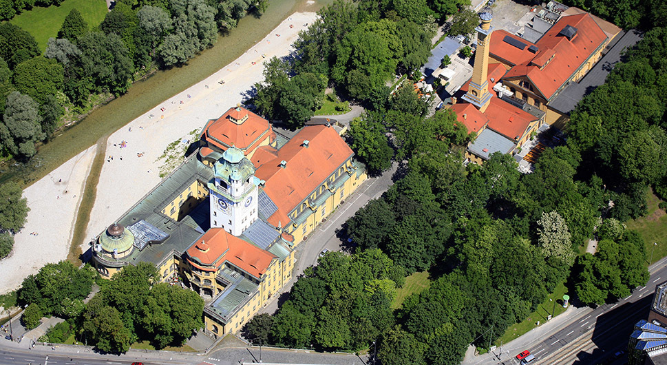 Luftbild vom MÃ¼llerschen Volksbad und von der Muffathalle in MÃ¼nchen