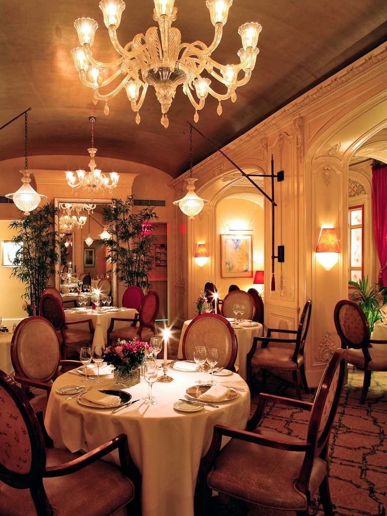 www.plaza-athenee.comÂ 