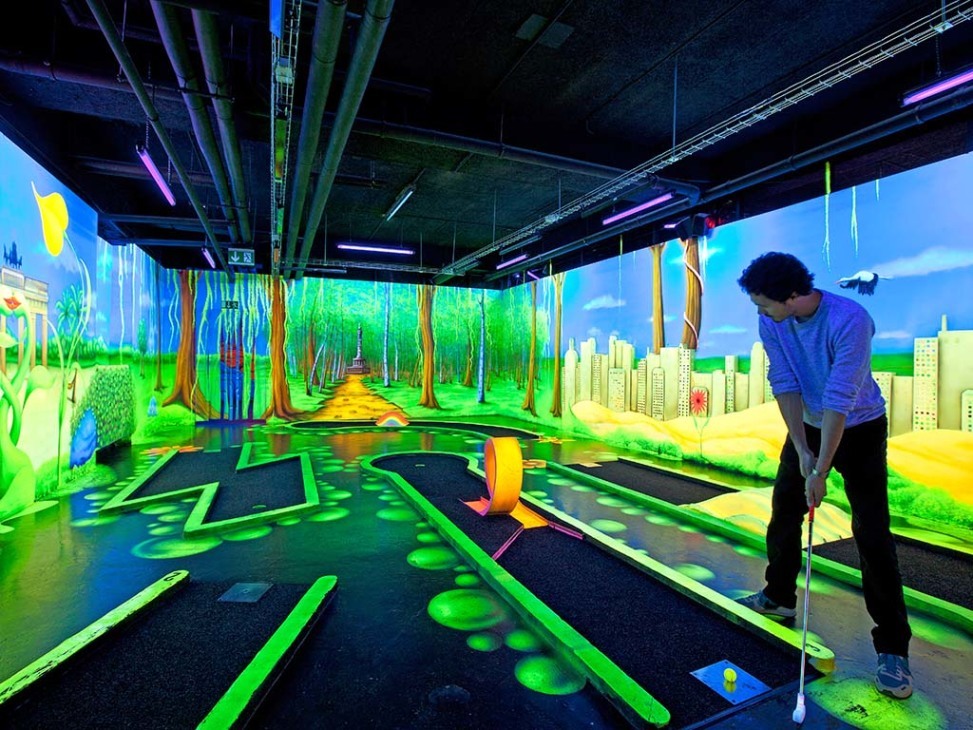 Schwarzlicht Minigolf Berlin