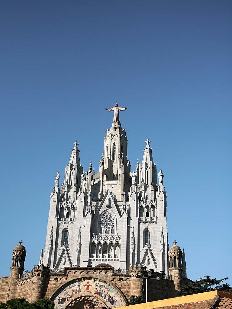 Tibidabo (BCN)
http://www.tibidabo.es/en/homepage