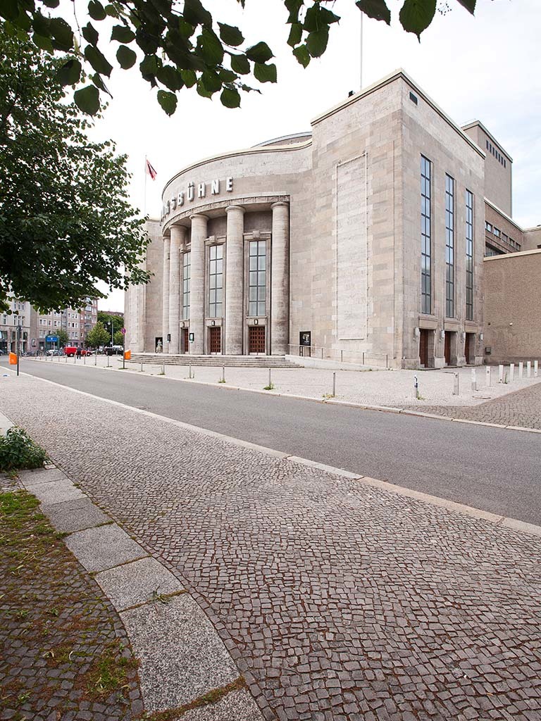 Volksbühne am Rosa-Luxemburg-Platz